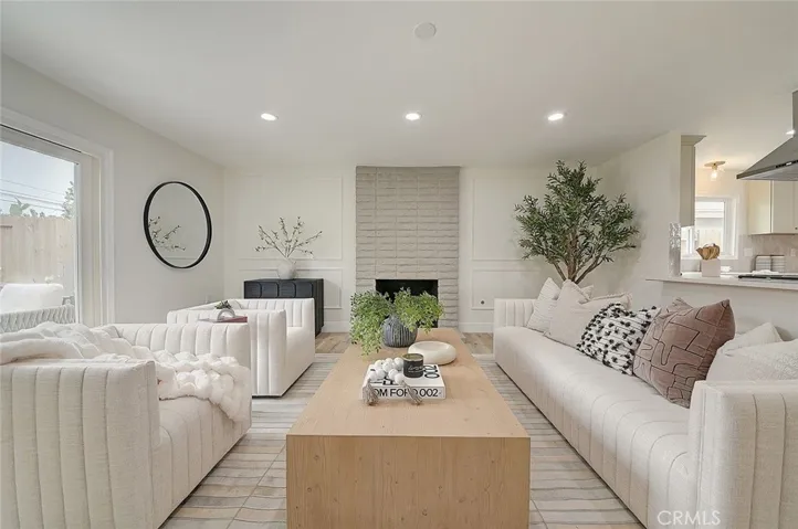 2113 S Forest, Santa Ana, California 92704