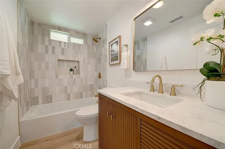 2113 S Forest, Santa Ana, California 92704