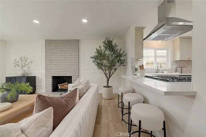2113 S Forest, Santa Ana, California 92704
