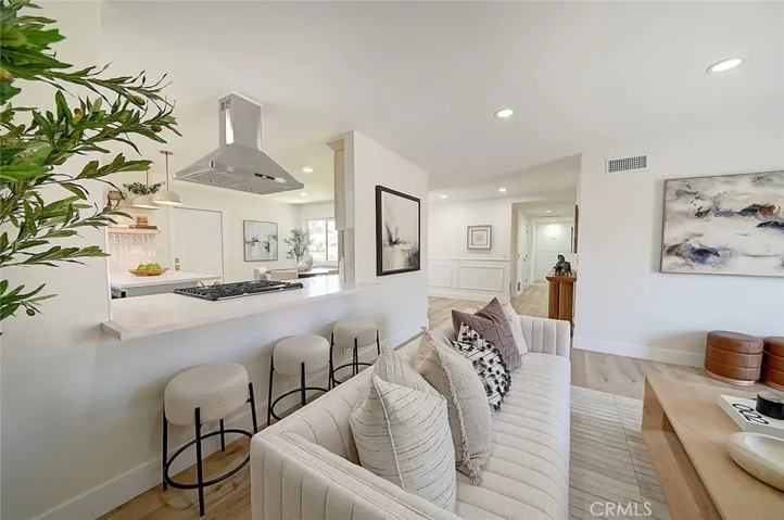 2113 S Forest, Santa Ana, California 92704