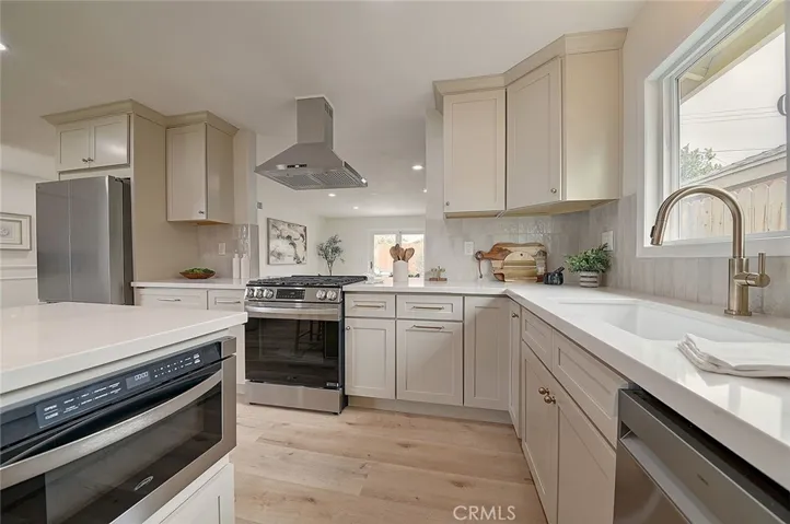 2113 S Forest, Santa Ana, California 92704