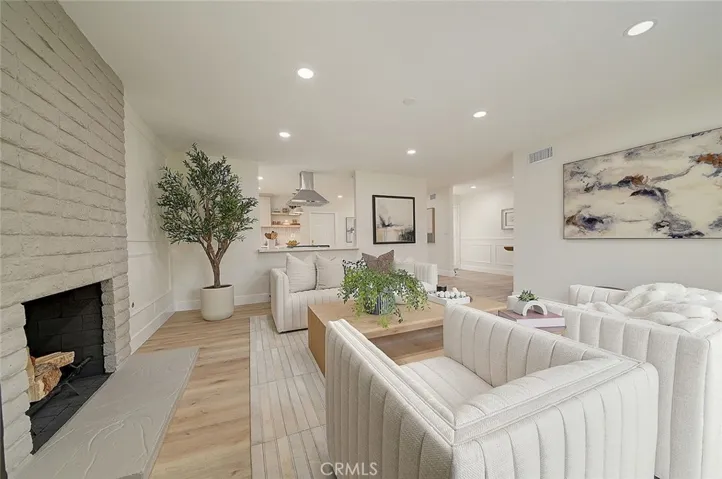 2113 S Forest, Santa Ana, California 92704