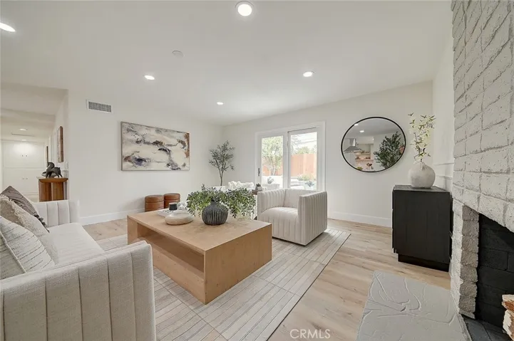 2113 S Forest, Santa Ana, California 92704