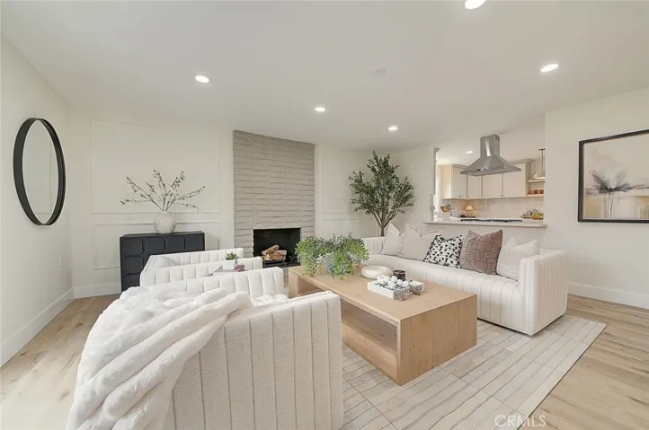 2113 S Forest, Santa Ana, California 92704