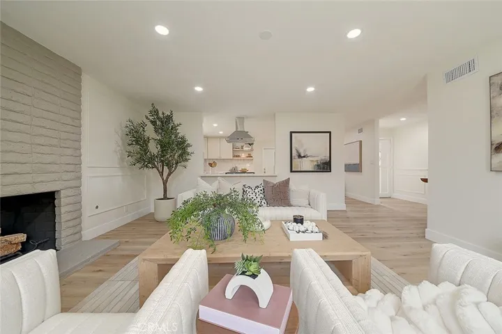 2113 S Forest, Santa Ana, California 92704