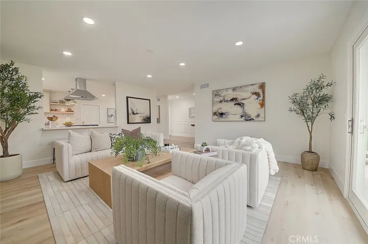 2113 S Forest, Santa Ana, California 92704