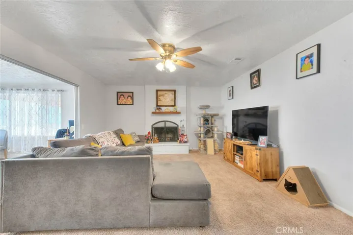 15800 Inyo, Victorville, California 92395