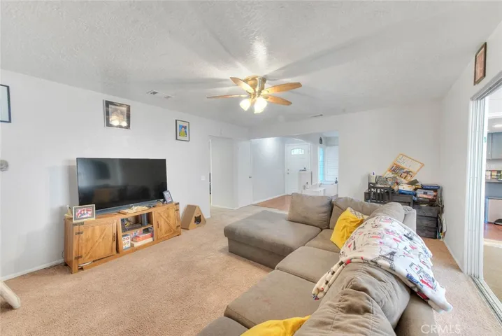 15800 Inyo, Victorville, California 92395