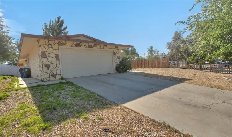 15800 Inyo, Victorville, California 92395