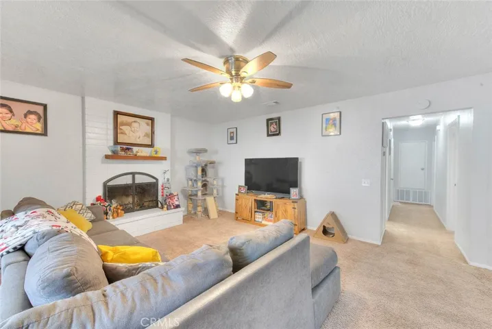 15800 Inyo, Victorville, California 92395