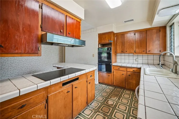 14860 Novice Street, North Hills, California 91343