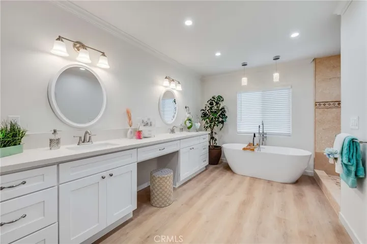 4705 Whitewood, Long Beach, California 90808