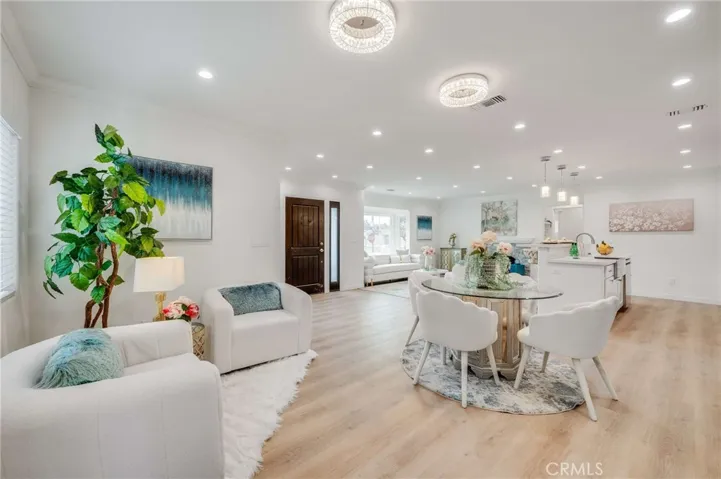 4705 Whitewood, Long Beach, California 90808
