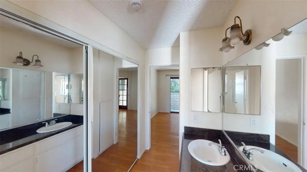 Bathroom towards bedroom