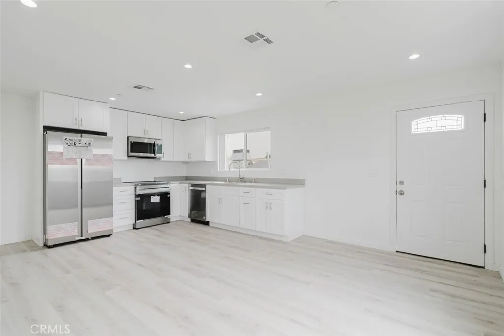 1/2 Olinda Street, Sun Valley, California 91352 — photo 5