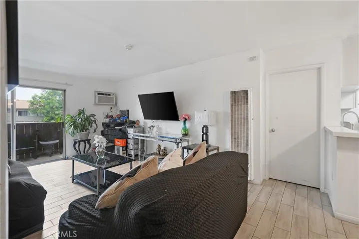 801 S Lyon A213, Santa Ana, California 92705