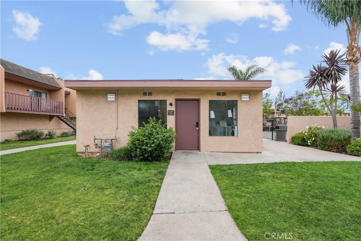 801 S Lyon A213, Santa Ana, California 92705