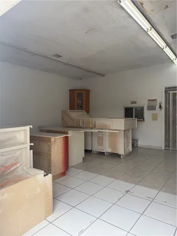 8132 S Central, Los Angeles, California 90001 — photo 4