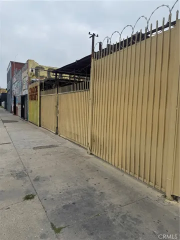8132 S Central, Los Angeles, California 90001
