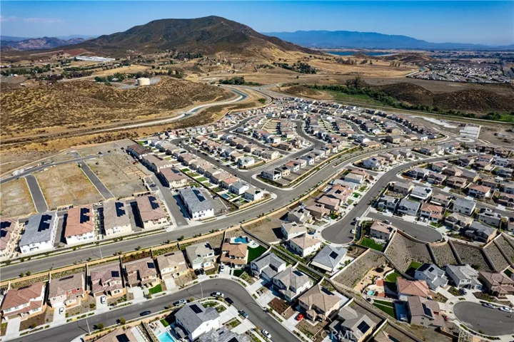 33067 Chartreuse, Winchester, California 92596