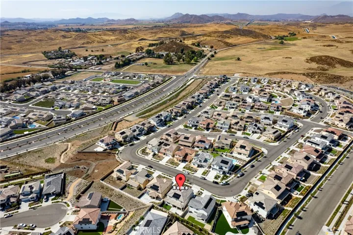 33067 Chartreuse, Winchester, California 92596