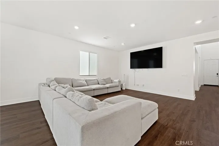 33067 Chartreuse, Winchester, California 92596
