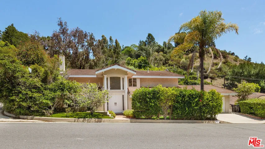 2024 San Ysidro Drive, Beverly Hills, California 90210
