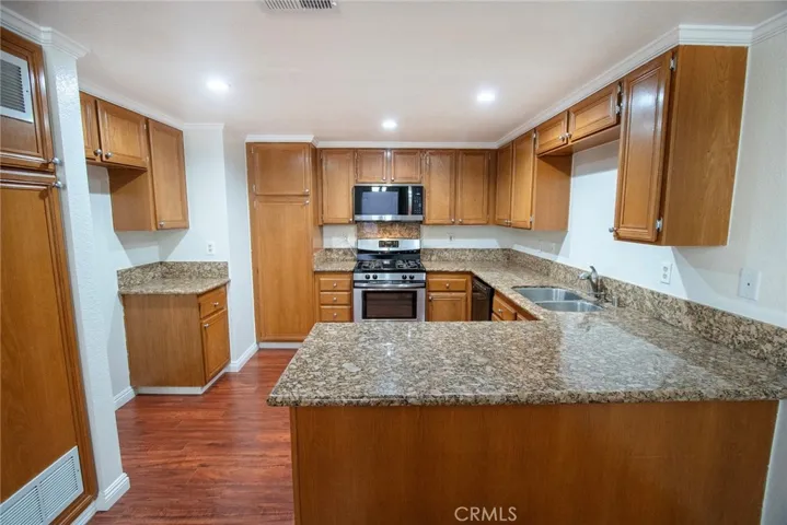 25124 Steinbeck B, Stevenson Ranch, California 91381