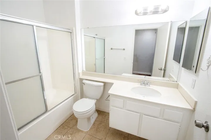 25124 Steinbeck B, Stevenson Ranch, California 91381