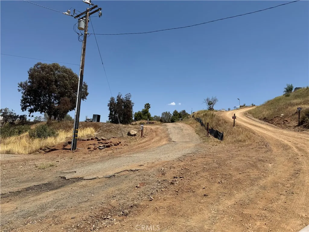 Driveway to the left