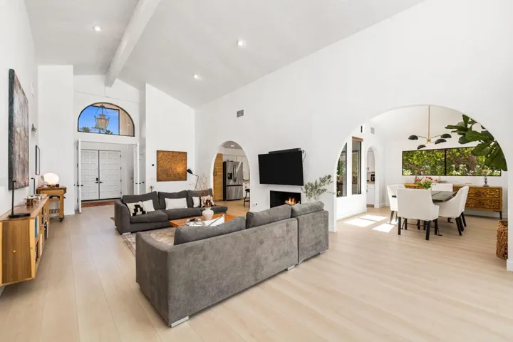 49-web-or-mls-8M4A4636