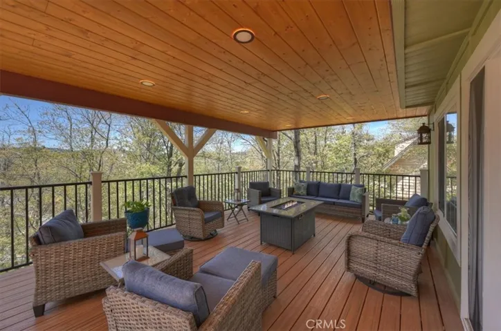 Large trex deck off the family room