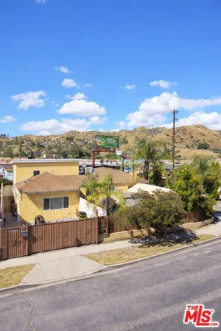 7703 N Hollywood Way, Burbank, California 91505