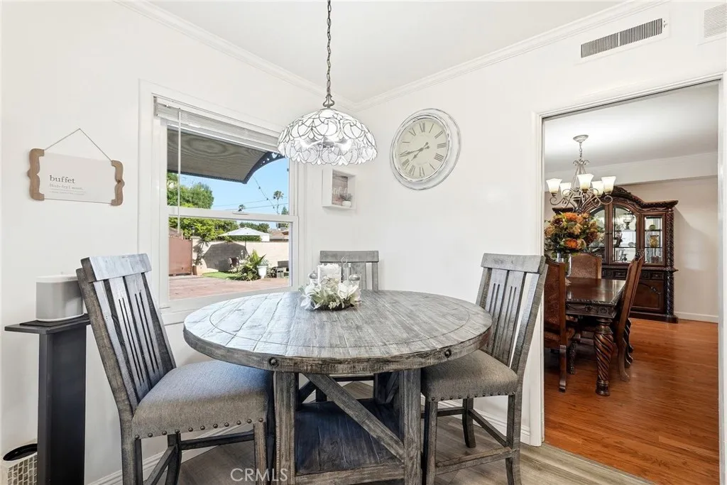 Breakfast nook