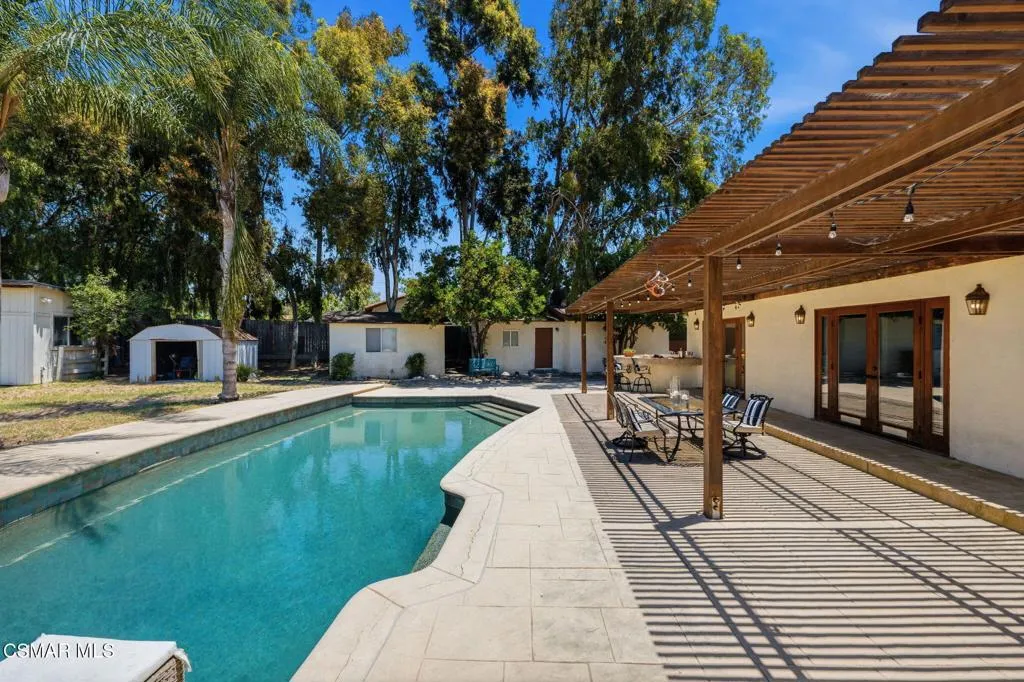 12-web-or-mls-897-old-farm-rd