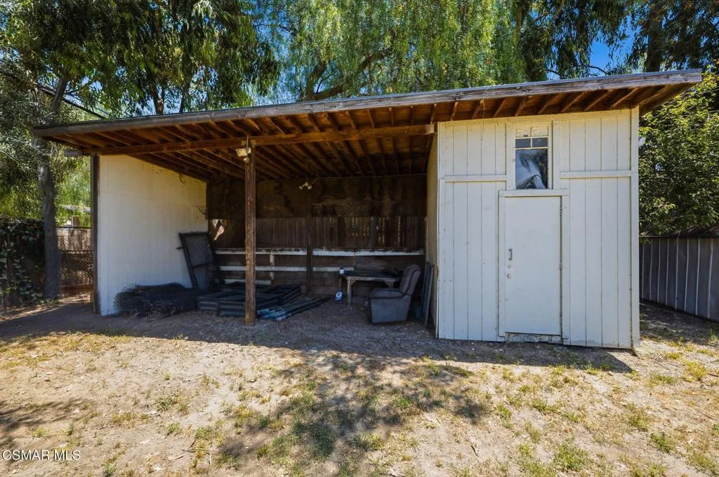 46-web-or-mls-897-old-farm-rd