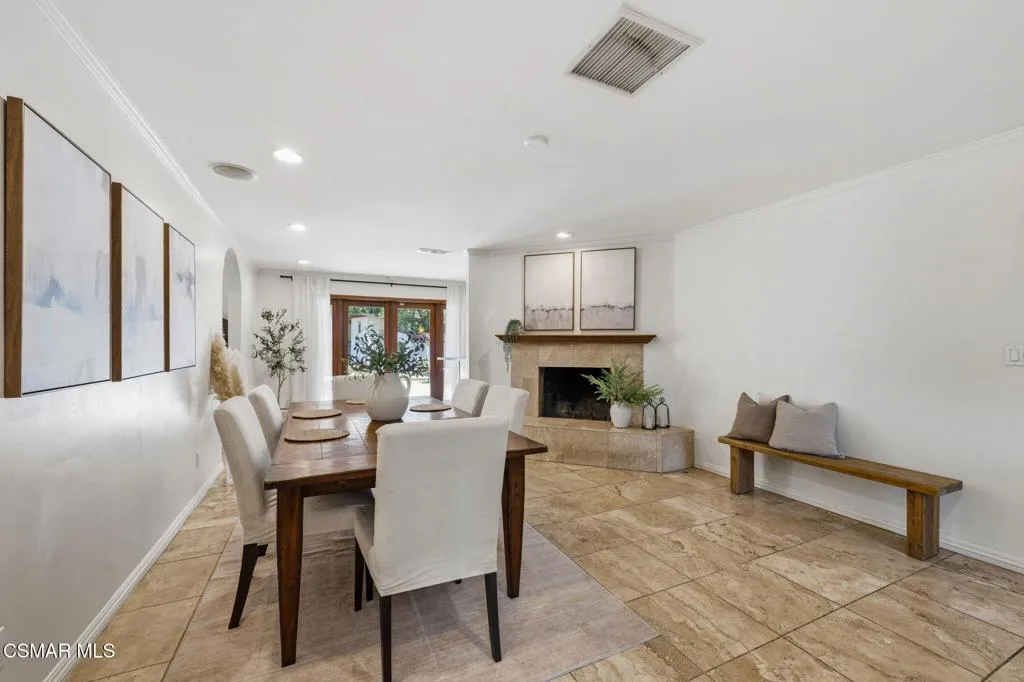 39-web-or-mls-897-old-farm-rd