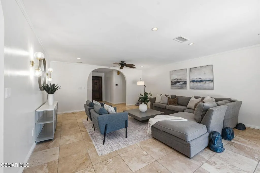 34-web-or-mls-897-old-farm-rd
