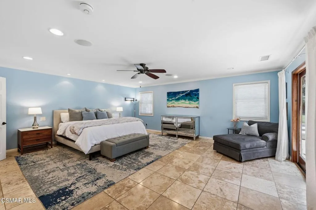 17-web-or-mls-897-old-farm-rd