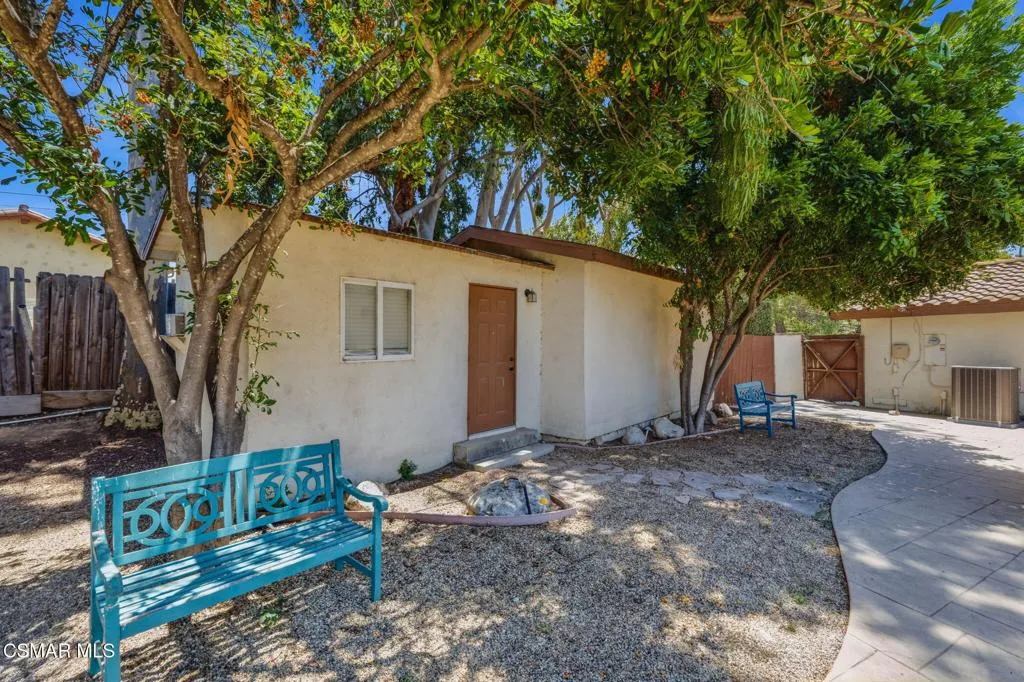 43-web-or-mls-897-old-farm-rd