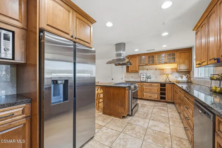 38-web-or-mls-897-old-farm-rd
