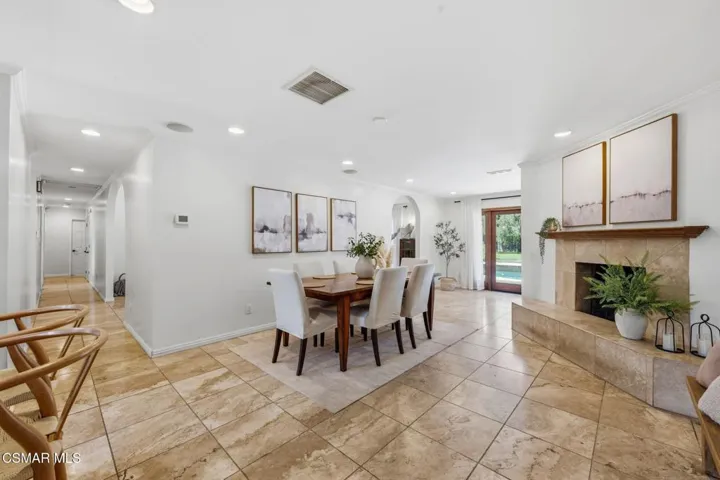 40-web-or-mls-897-old-farm-rd