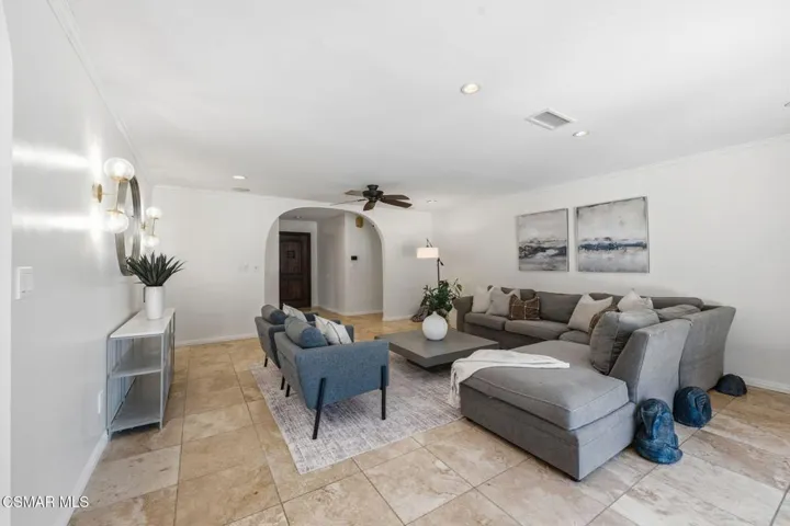 34-web-or-mls-897-old-farm-rd