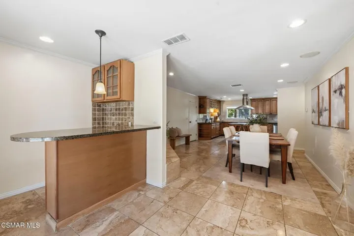 42-web-or-mls-897-old-farm-rd