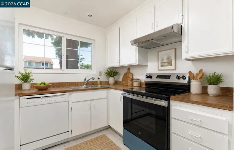 KITCHEN VIRTUAL STAGE