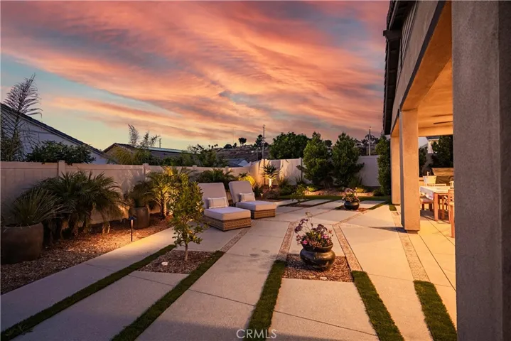 GORGEOUS BACKYARD