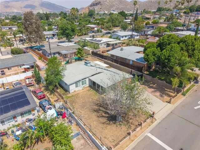 3303 La Rue Street, Jurupa Valley, California 92509