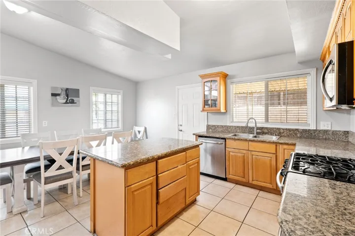 3303 La Rue Street, Jurupa Valley, California 92509