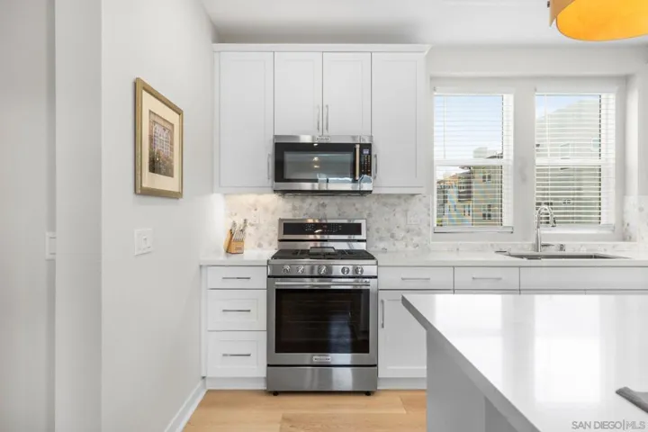 10443 Newbliss Way, San Diego, California 92126