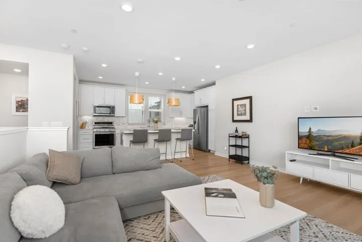 10443 Newbliss Way, San Diego, California 92126
